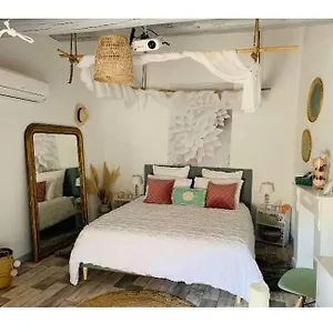 love-room-balneo-jacuzzi-romantique-insolite.fr-provencehotel.com/