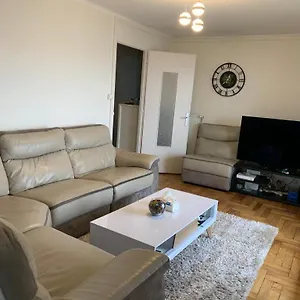 Confortable Avec Un Lit Double Appartement